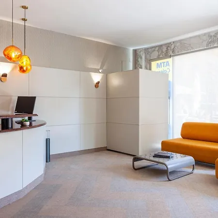 Macia Plaza Hotell 2*