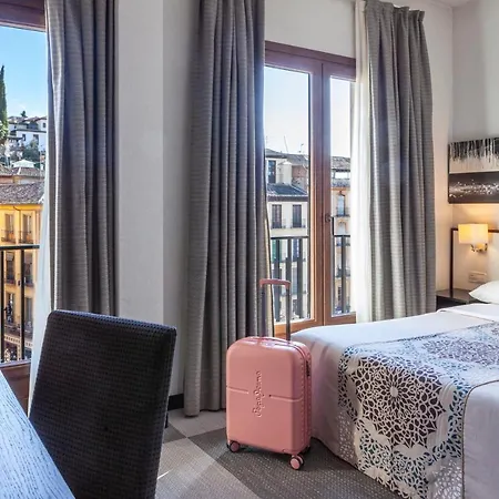 Macia Plaza Hotell 2*