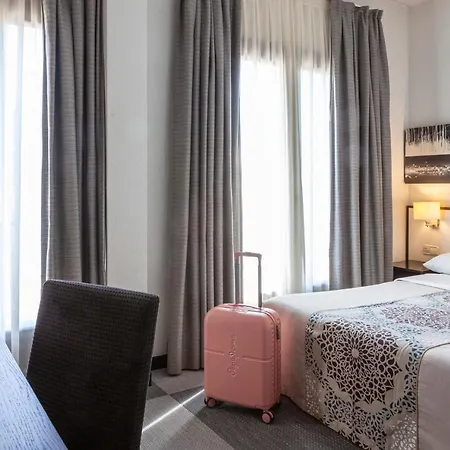 Macia Plaza Hotell 2*