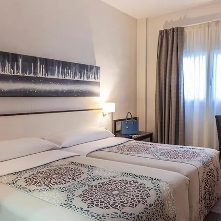 Macia Plaza Hotell 2*