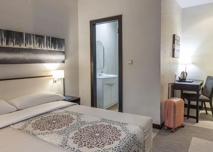 Macia Plaza Hotel 2*