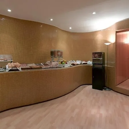 Macia Plaza 2*