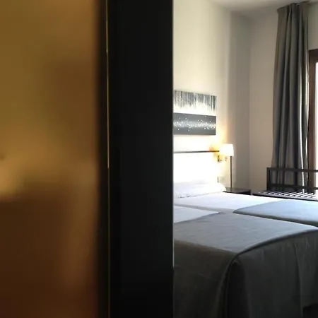 Macià Plaza Hotel 2*