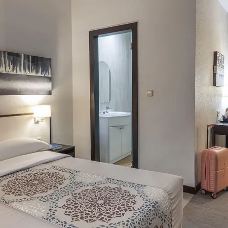 Macià Plaza Hotel 2*