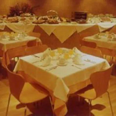 Macià Plaza 2*