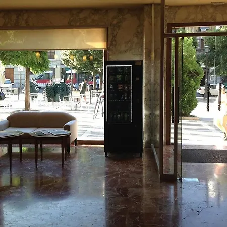 Macià Plaza 2* Granada
