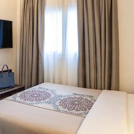 Hotel Maciá Plaza Granada